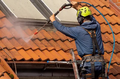 Démoussage et hydrofuge de toiture à Cornimont